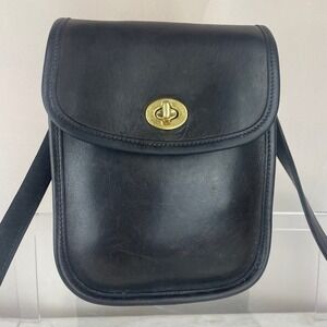 Vintage COACH Side Pack 9978 Crossbody Bag Black Leather Turn Lock Costa Rica